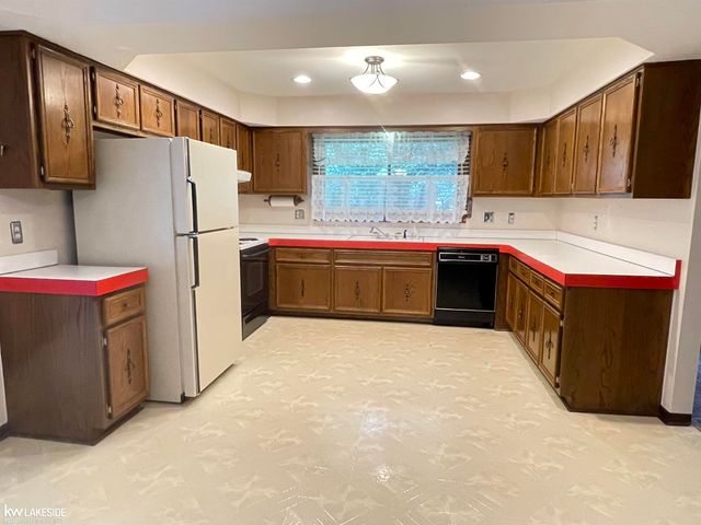 53971 Shelby Road, Shelby Twp, MI 48316