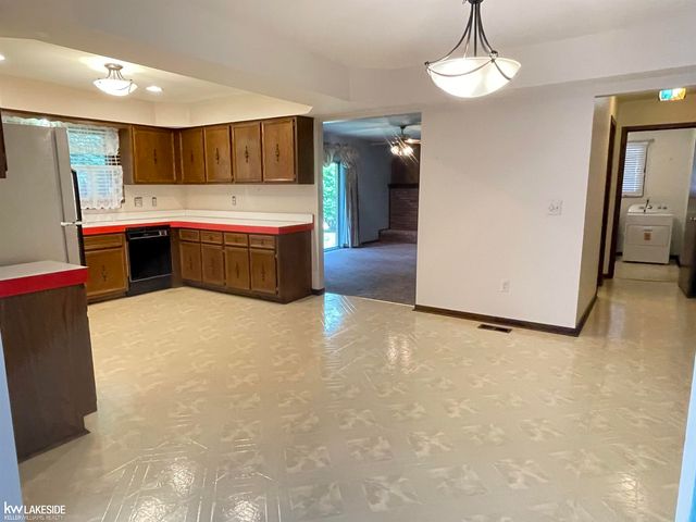 53971 Shelby Road, Shelby Twp, MI 48316