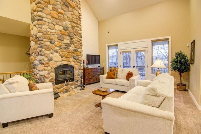 6819 Woodstock Court, Shawnee, KS 66218