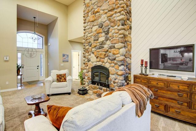 6819 Woodstock Court, Shawnee, KS 66218