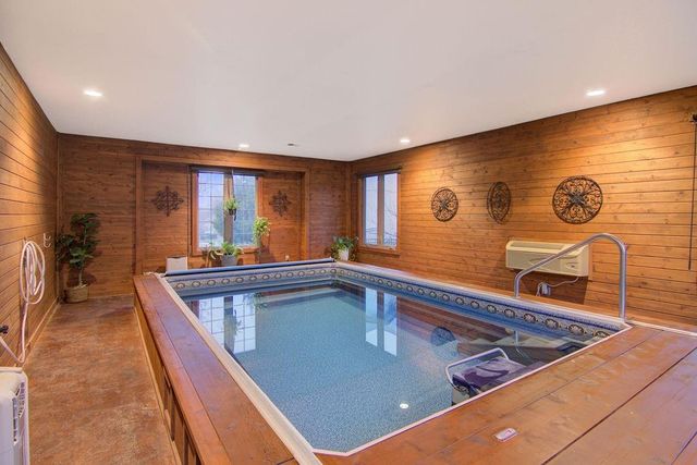 6819 Woodstock Court, Shawnee, KS 66218