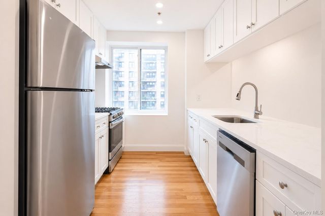10 Franklin Boulevard 412, Long Beach, NY 11561