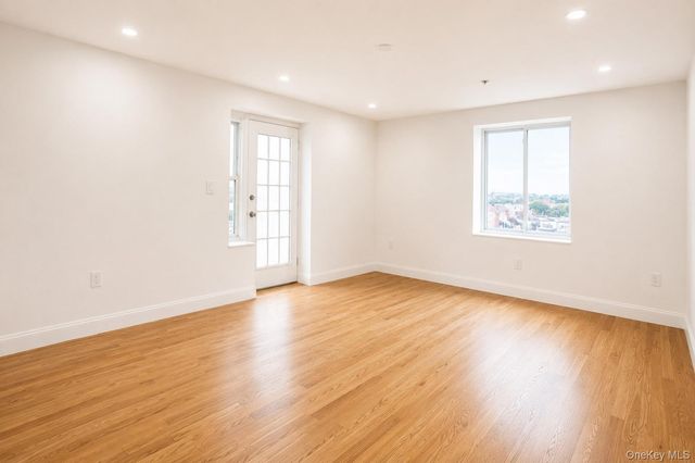 10 Franklin Boulevard 412, Long Beach, NY 11561