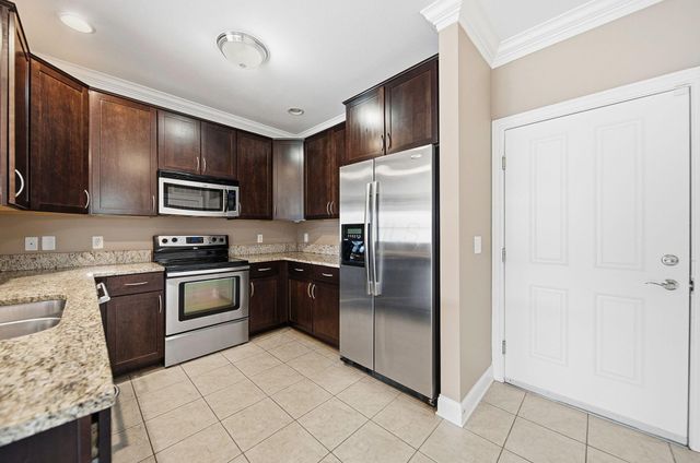 925 Ingleside Avenue, 207, Columbus, OH 43215