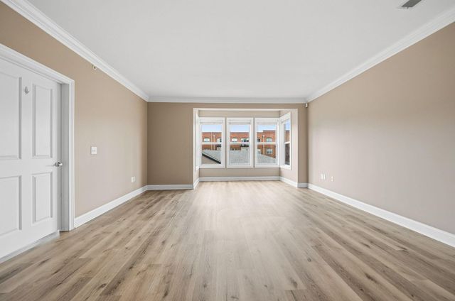 925 Ingleside Avenue, 207, Columbus, OH 43215