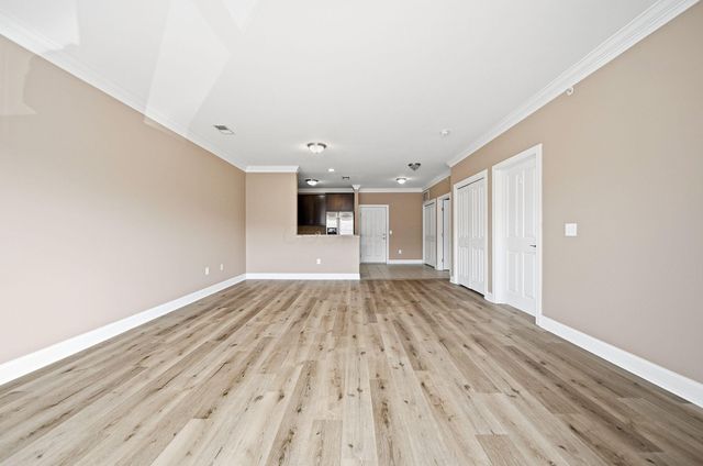 925 Ingleside Avenue, 207, Columbus, OH 43215