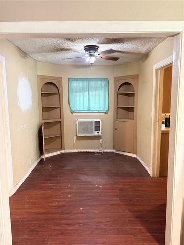 2423 Simpson Street, Paris, TX 75460