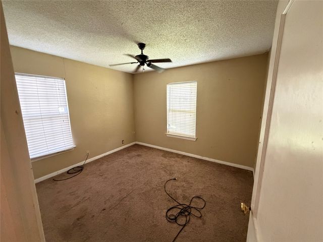 2423 Simpson Street, Paris, TX 75460
