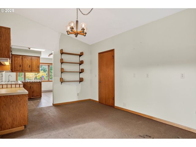 5116 Ne 41ST Ave, Portland, OR 97211