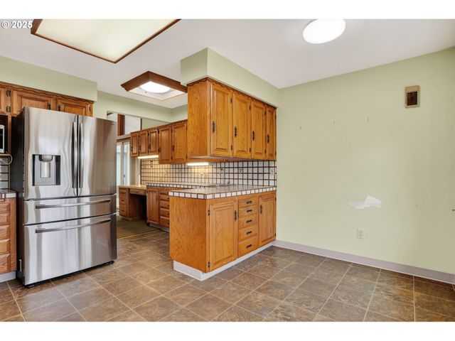 5116 Ne 41ST Ave, Portland, OR 97211