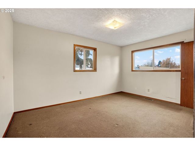 5116 Ne 41ST Ave, Portland, OR 97211