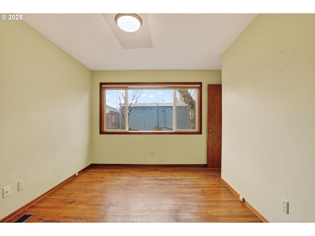 5116 Ne 41ST Ave, Portland, OR 97211