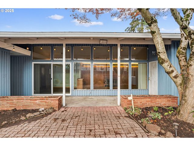 5116 Ne 41ST Ave, Portland, OR 97211