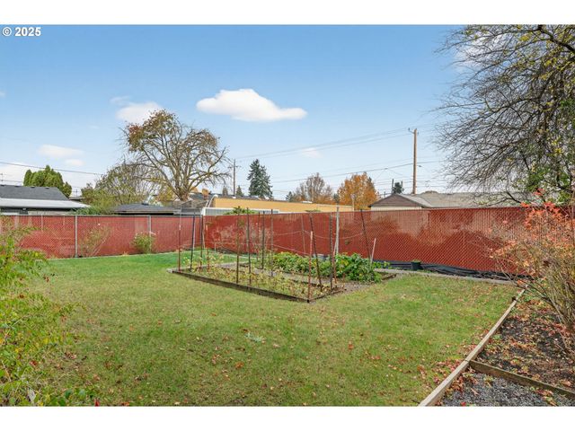 5116 Ne 41ST Ave, Portland, OR 97211
