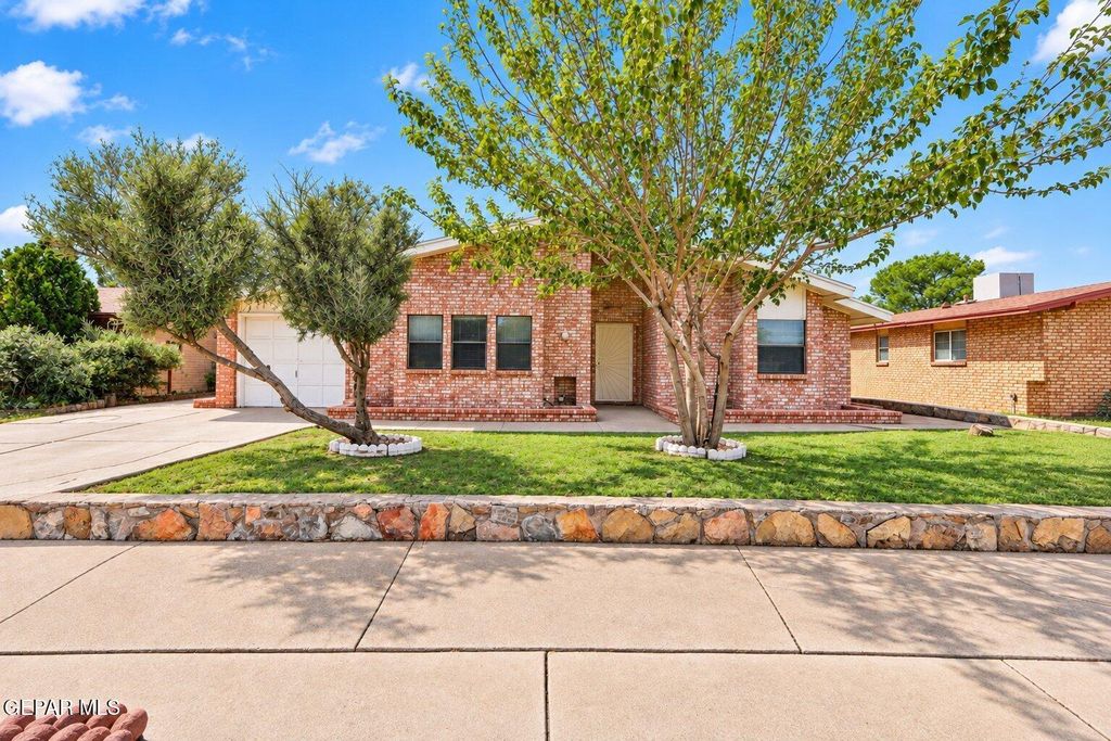 3221 WAYSIDE Street, El Paso, TX 79936