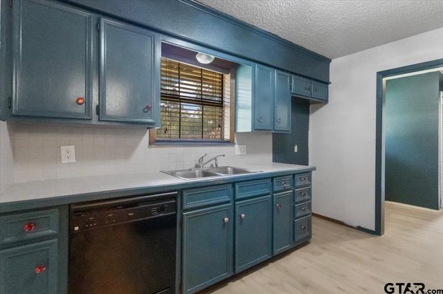 4846 Walnut Hill Dr, Flint, TX 75762