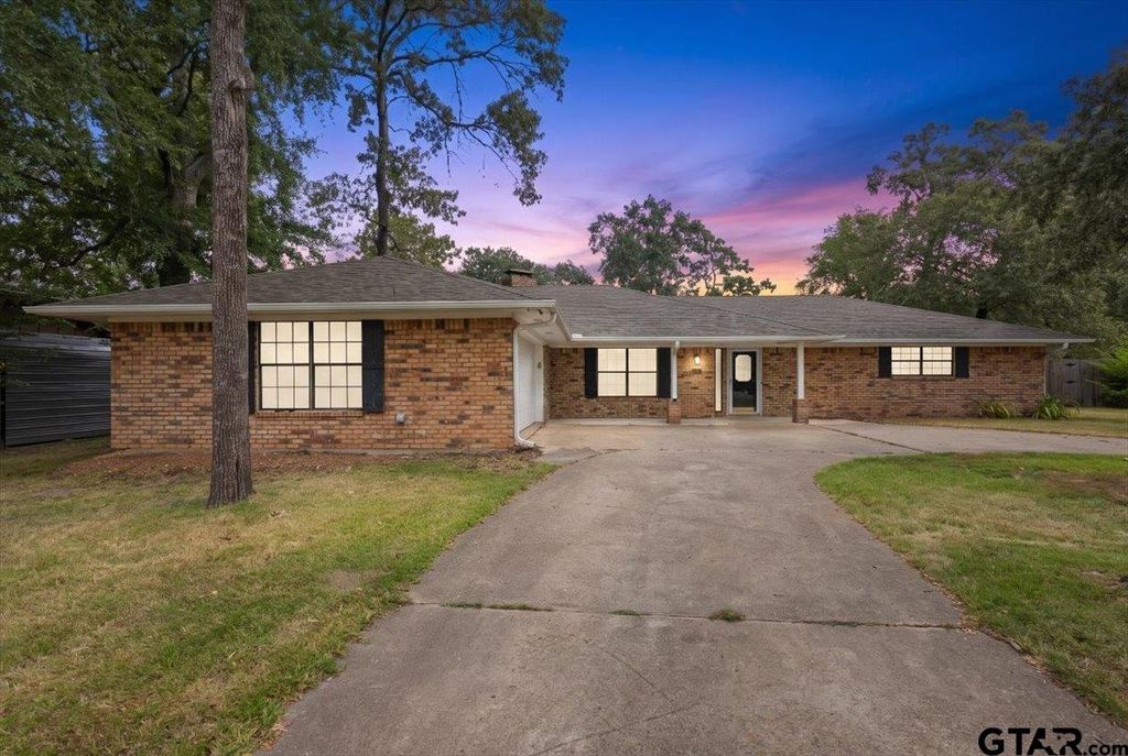 4846 Walnut Hill Dr, Flint, TX 75762