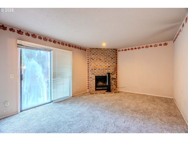 16076 Nw OAK HILLS Dr, Beaverton, OR 97006