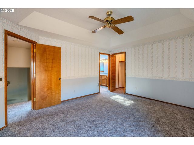 16076 Nw OAK HILLS Dr, Beaverton, OR 97006