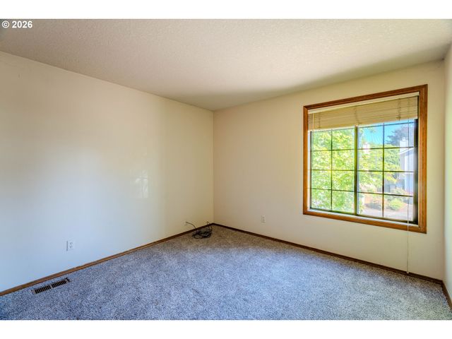 16076 Nw OAK HILLS Dr, Beaverton, OR 97006