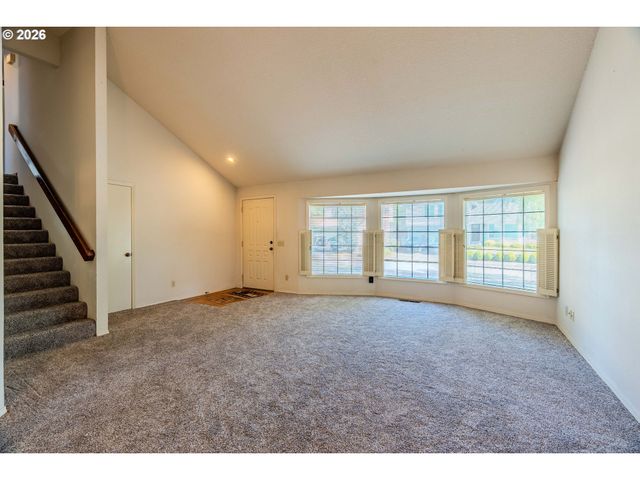 16076 Nw OAK HILLS Dr, Beaverton, OR 97006
