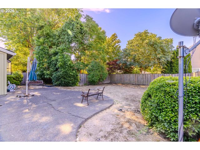 16076 Nw OAK HILLS Dr, Beaverton, OR 97006