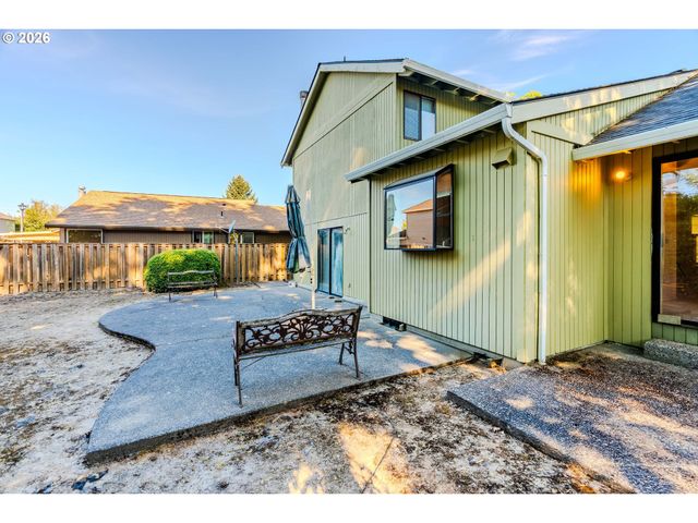 16076 Nw OAK HILLS Dr, Beaverton, OR 97006