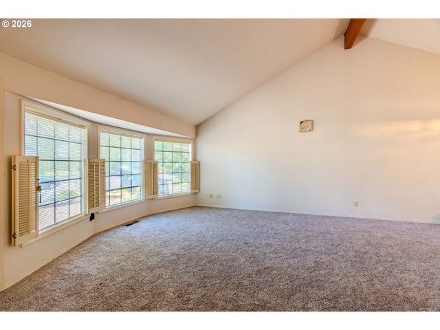 16076 Nw OAK HILLS Dr, Beaverton, OR 97006