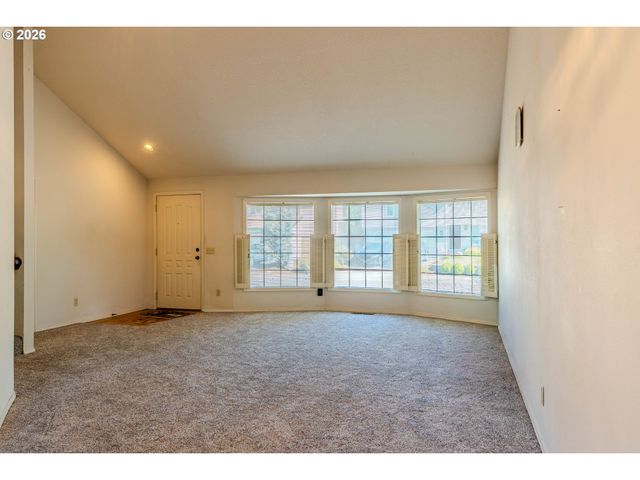 16076 Nw OAK HILLS Dr, Beaverton, OR 97006