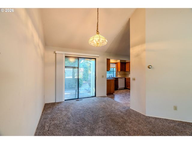 16076 Nw OAK HILLS Dr, Beaverton, OR 97006