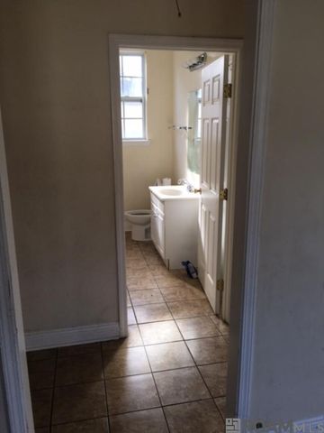 2021 Piety St, New Orleans, LA 70117