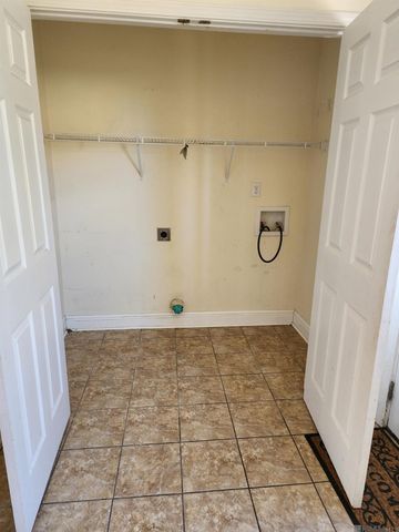 2021 Piety St, New Orleans, LA 70117