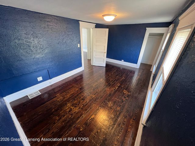 1403 W Michigan Avenue, Lansing, MI 48915