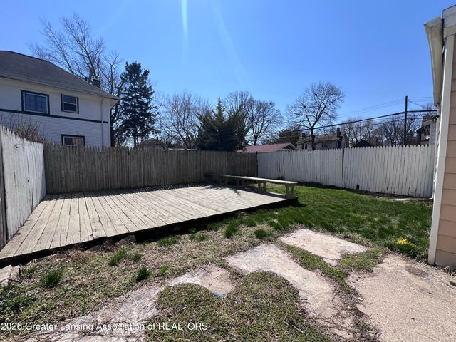 1403 W Michigan Avenue, Lansing, MI 48915