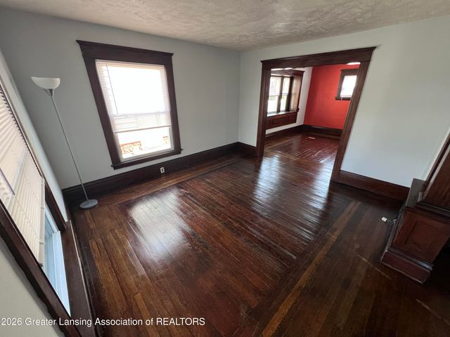 1403 W Michigan Avenue, Lansing, MI 48915