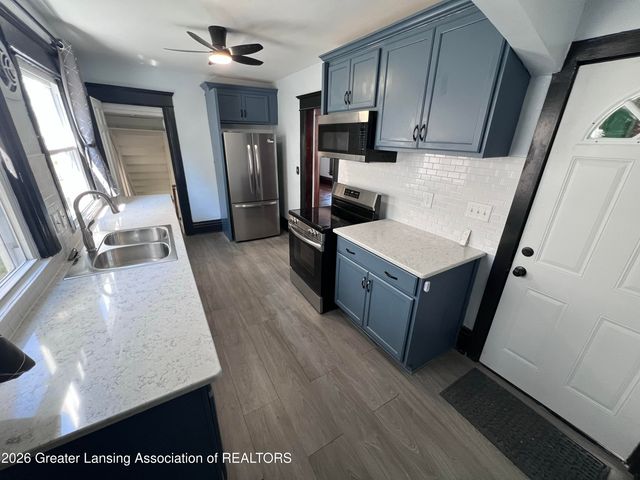 1403 W Michigan Avenue, Lansing, MI 48915