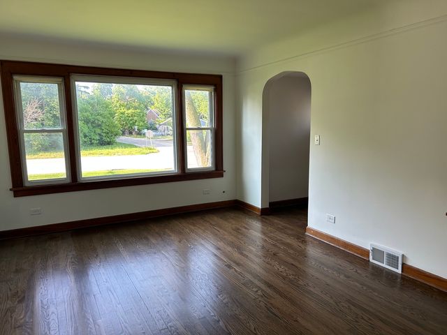 25080 W Il 173 Route 1, Antioch, IL 60002