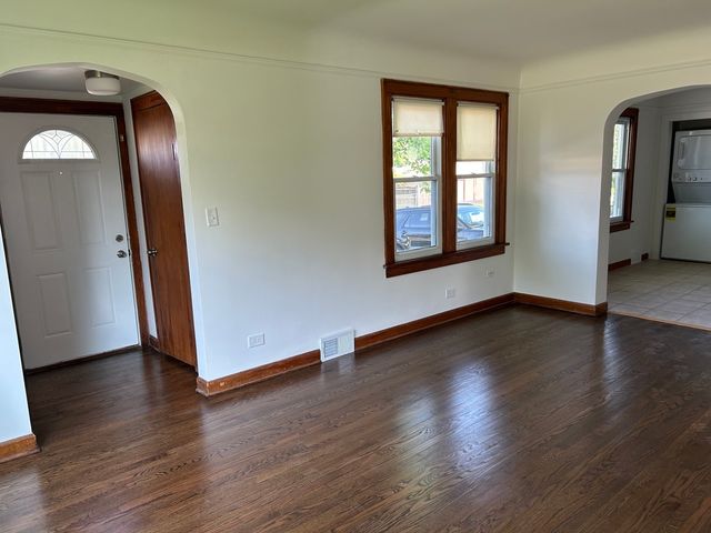 25080 W Il 173 Route 1, Antioch, IL 60002