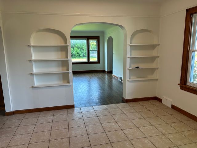 25080 W Il 173 Route 1, Antioch, IL 60002