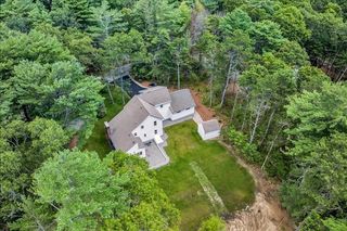 3 Viber Ln 1, Falmouth, MA 02536