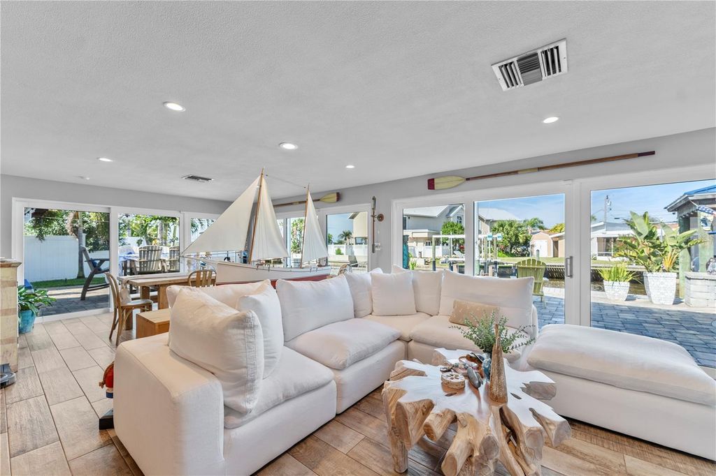 Image 18 of property listing at 118 CORAL WAY, Port Orange, FL 32127