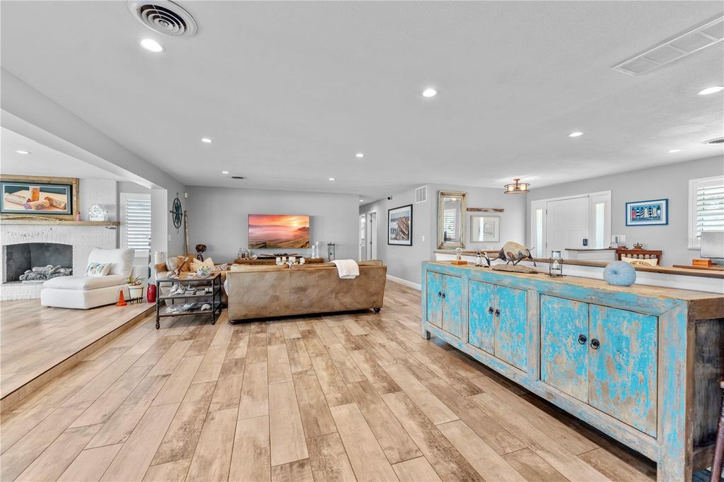 Image 7 of property listing at 118 CORAL WAY, Port Orange, FL 32127