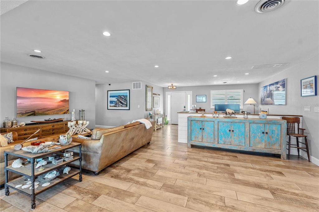 Image 8 of property listing at 118 CORAL WAY, Port Orange, FL 32127