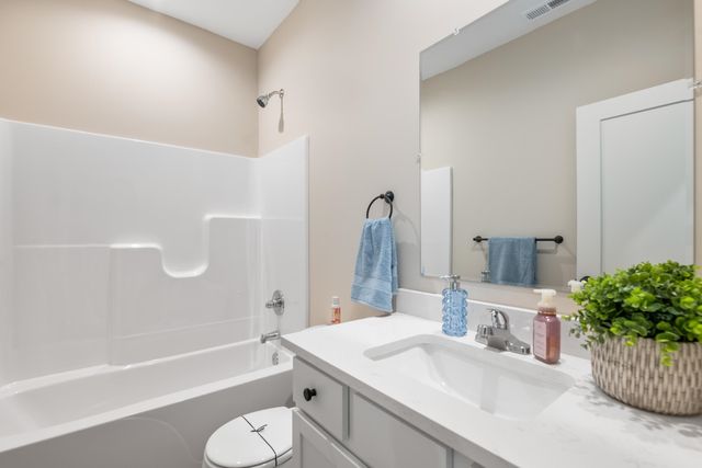 2459 W MacArthur Ct, Wichita, KS 67217