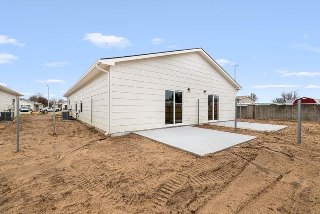 2459 W MacArthur Ct, Wichita, KS 67217