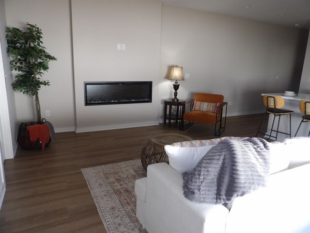 2459 W MacArthur Ct, Wichita, KS 67217