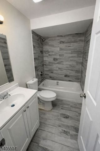 56 Kent St, Newark City, NJ 07108