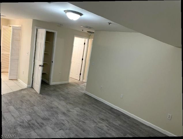 56 Kent St, Newark City, NJ 07108