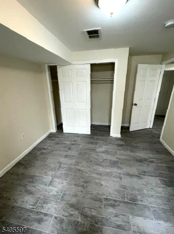 56 Kent St, Newark City, NJ 07108