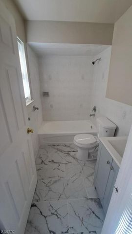 56 Kent St, Newark City, NJ 07108